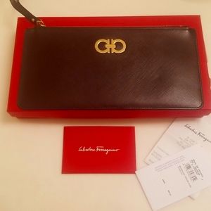 Like New Salvatore Ferragamo Gancini Zip Wristlet/Pouch in Burgundy